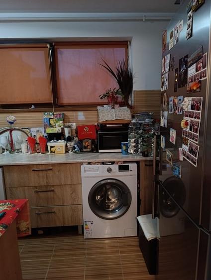 Apartament cu 4 camere semidecomandat în Central