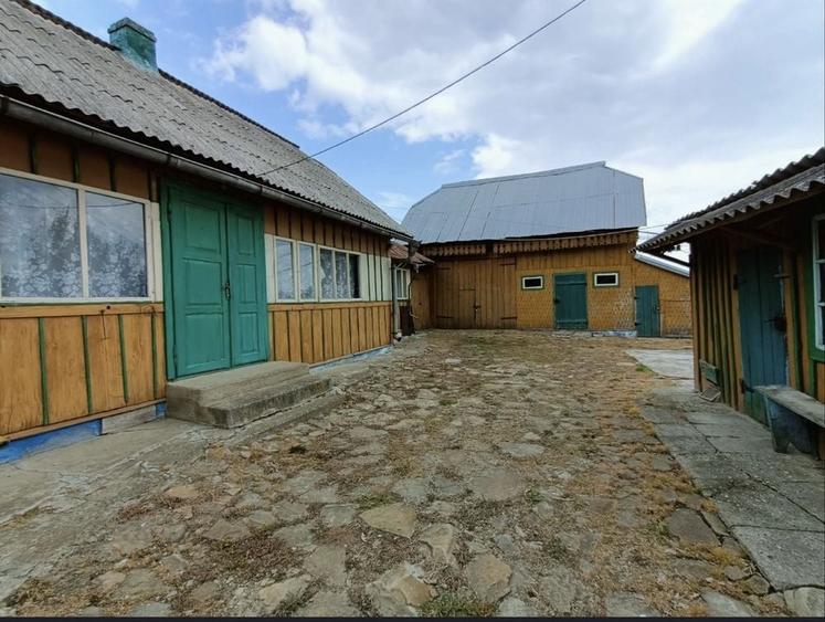 Casă cu 3 camere în Ilișești