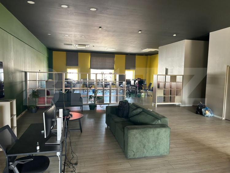 Spațiu comercial, de 600 mp, în Central