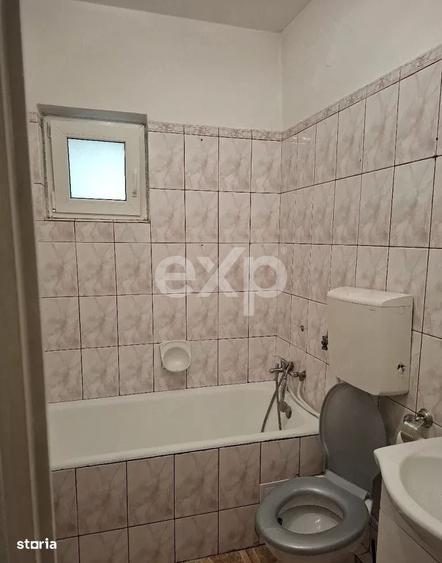 Apartament cu 3 camere semidecomandat în Calea Turzii