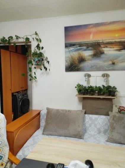 Apartament cu 3 camere semidecomandat în Brâncoveanu