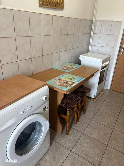 Apartament cu 2 camere decomandat în Hala Centrală