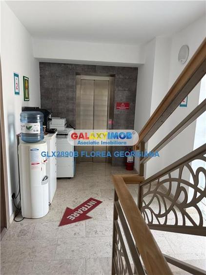 Birou, de 990 mp, în Central