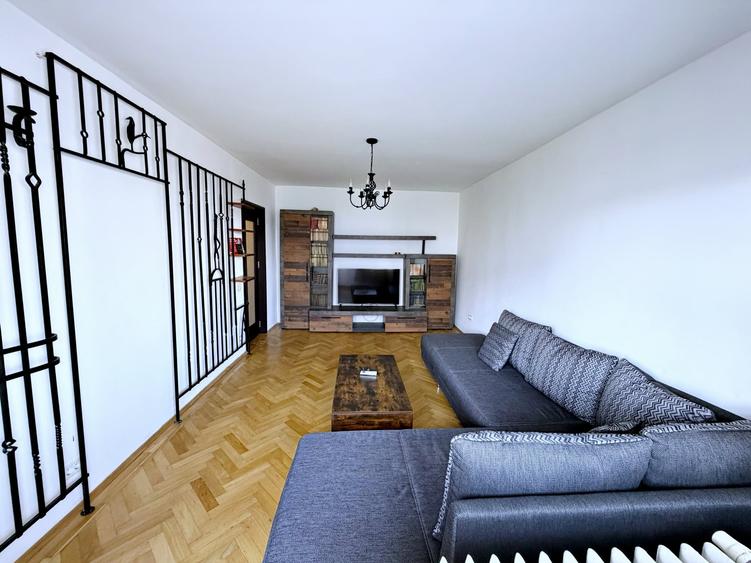 Apartament cu 3 camere decomandat, mobilat în Turda