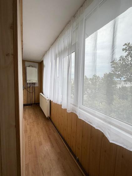 Apartament cu 3 camere decomandat în Micro 13