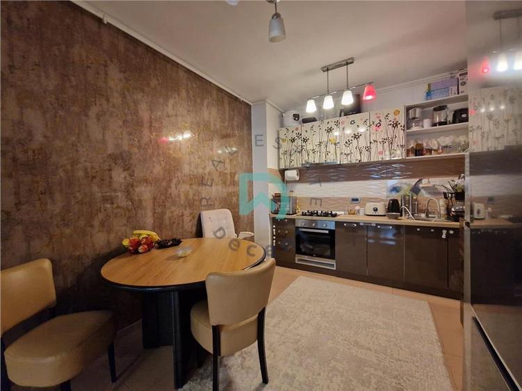 Apartament cu 2 camere decomandat în Tractorul