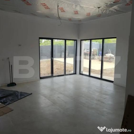 Casă cu 4 camere cu Teren 500 Mp în Bârnova