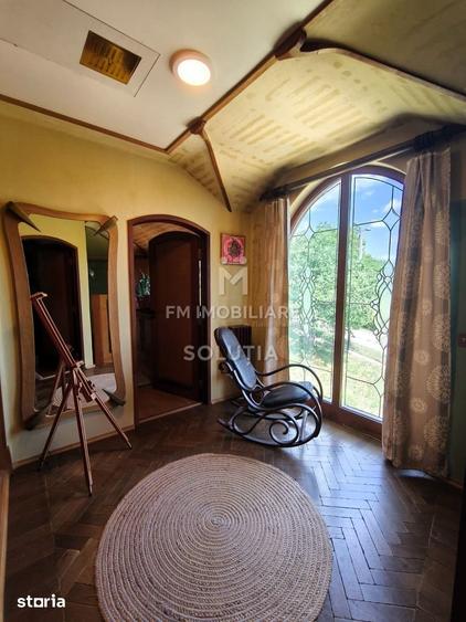 Casă cu 3 camere cu Teren 1100 Mp în Central