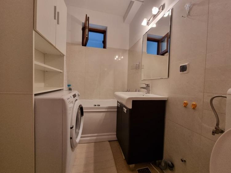 Apartament cu 3 camere decomandat, mobilat în Lujerului