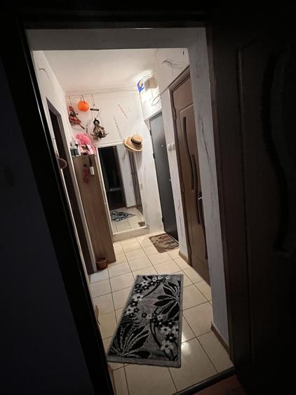 Apartament cu 2 camere semidecomandat în Grivița