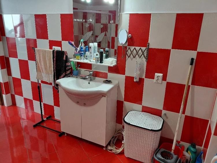 Casă cu Teren 1062 Mp în Oituz