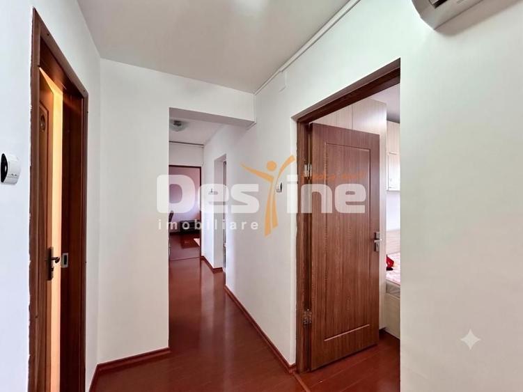 Apartament cu 3 camere decomandat, mobilat în Malu Roșu