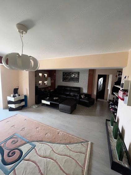 Apartament cu 4 camere decomandat în Mazepa 1