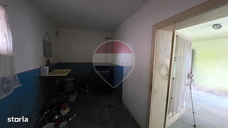 Casă cu 4 camere cu Teren 254 Mp în Central