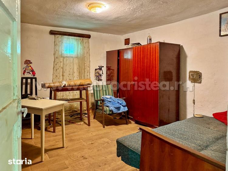 Casă cu 2 camere cu Teren 1759 Mp în Pecineaga
