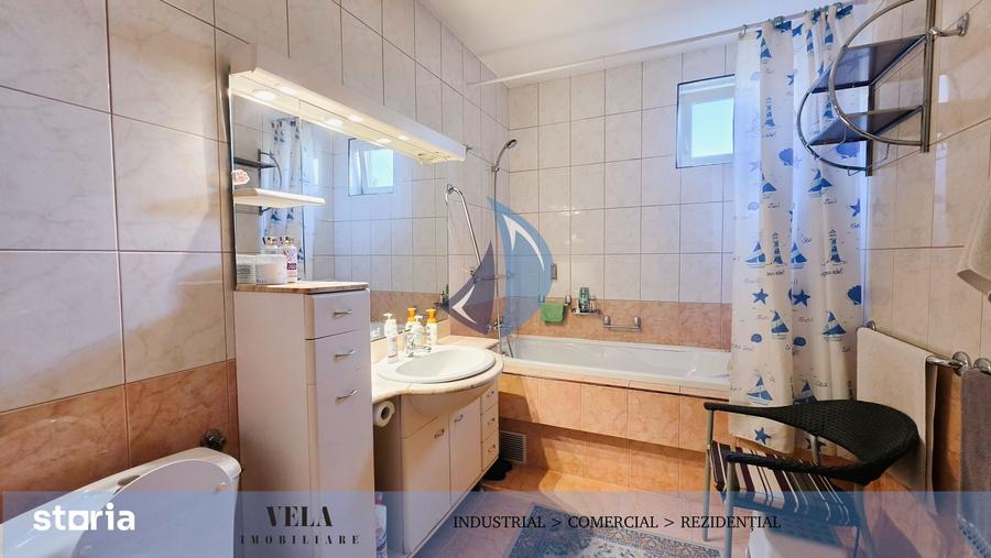 Casă cu 7 camere cu Teren 1259 Mp în Central