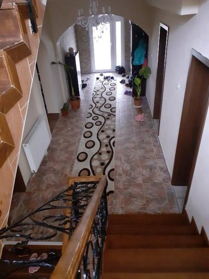 Casă individuală cu 5 camere cu Teren 845 Mp în Central