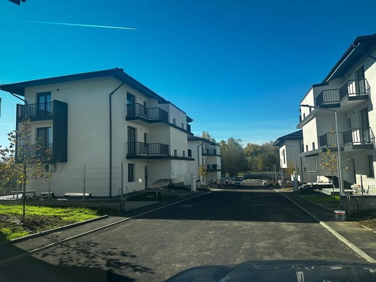 Apartament cu 5 camere decomandat în Bragadiru