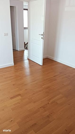 Casă cu 5 camere cu Teren 220 Mp în Central