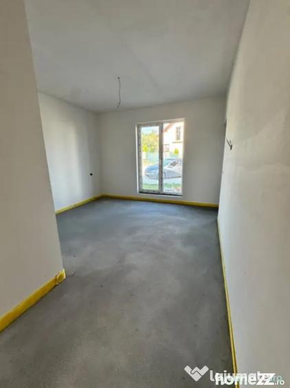 Casă cu 4 camere cu Teren 694 Mp în Satu Nou de Jos