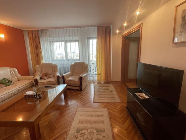 Apartament cu 3 camere decomandat, mobilat în Victoriei