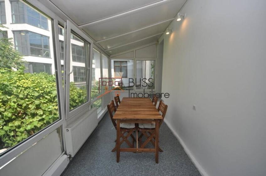 Apartament cu 5 camere decomandat în P-ța Dorobanți