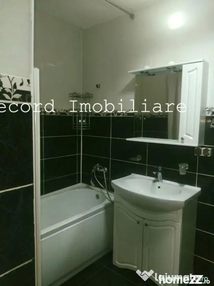 Apartament cu 3 camere semidecomandat în Florești