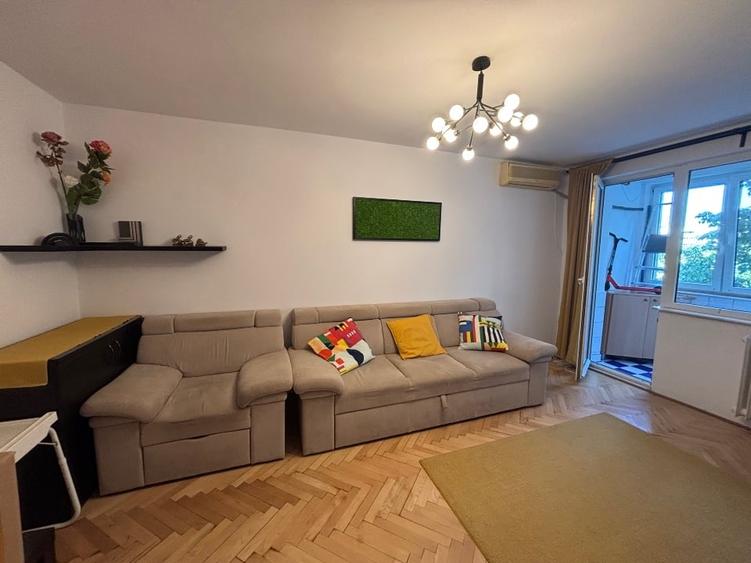 Apartament cu 3 camere decomandat, mobilat în Drumul Taberei