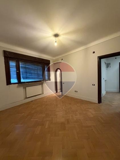 Spațiu comercial, de 64 mp, în Rosetti
