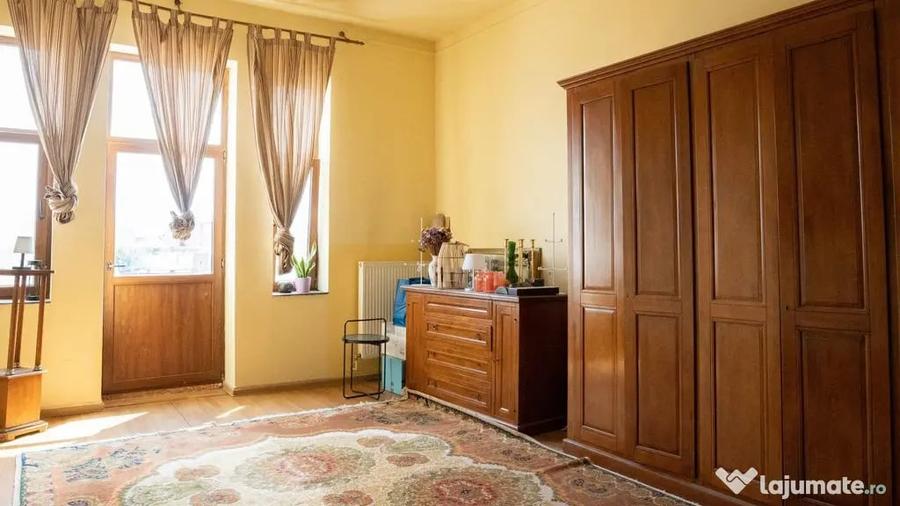 Apartament cu 2 camere semidecomandat în Central