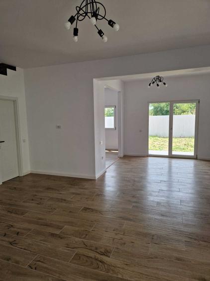 Casă cu 3 camere în Barieră