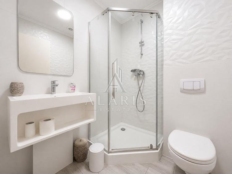 Apartament cu 3 camere semidecomandat, mobilat în Soarelui