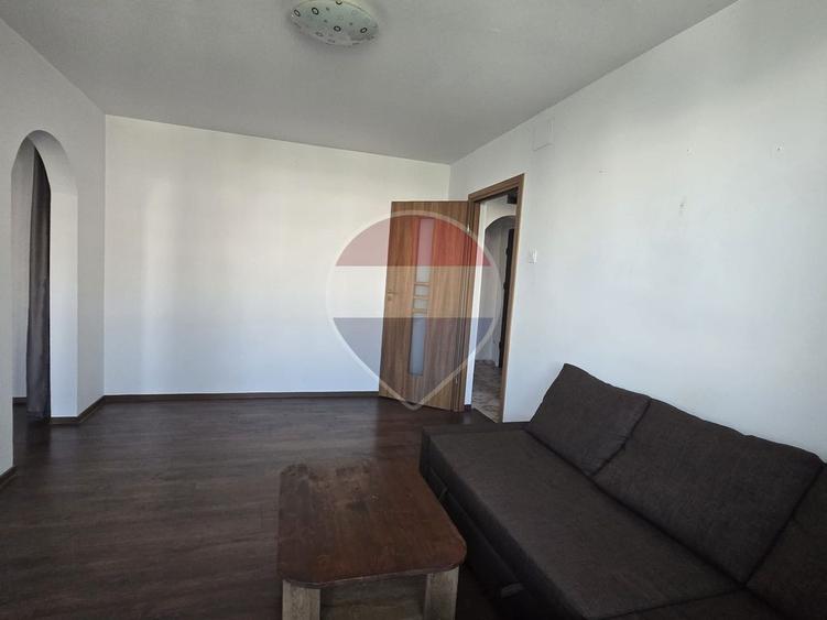 Apartament cu 2 camere semidecomandat, mobilat în Progresul