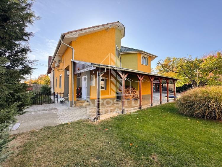 Casă individuală cu 9 camere cu Canalizare în Girocului