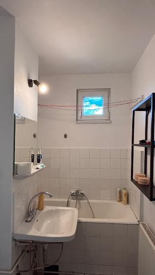 Apartament cu 2 camere semidecomandat în Simeria