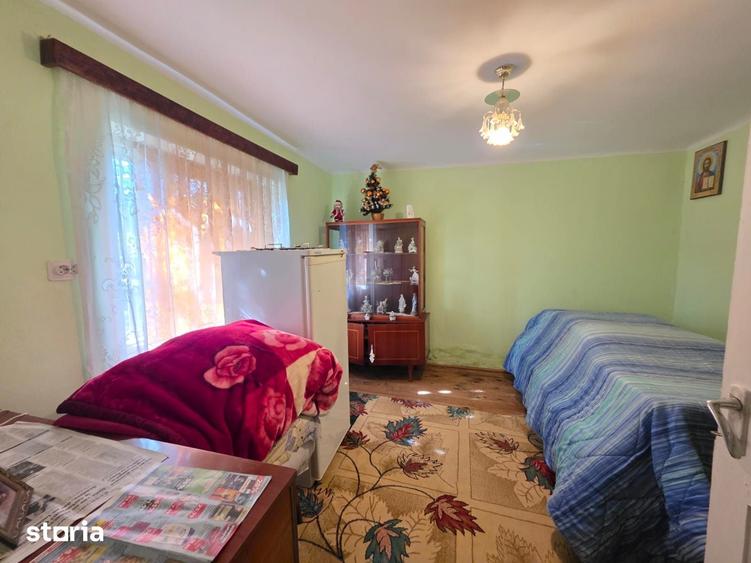 Casă cu 2 camere cu Teren 1200 Mp în Central