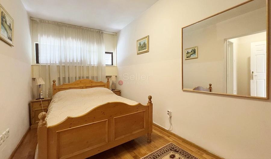 Apartament cu 4 camere decomandat, mobilat în Central