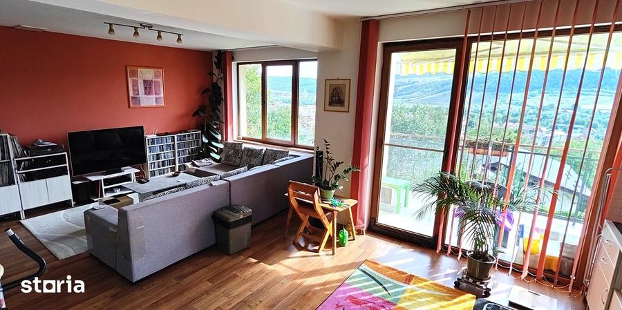 Casă cu 6 camere cu Teren 350 Mp în Baciu