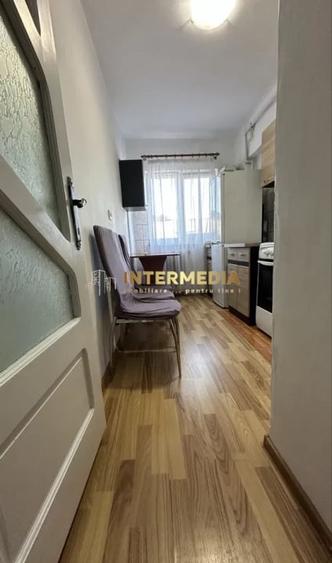 Apartament cu 2 camere decomandat, mobilat în Industrială