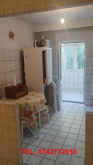 Apartament cu 2 camere decomandat în Republicii