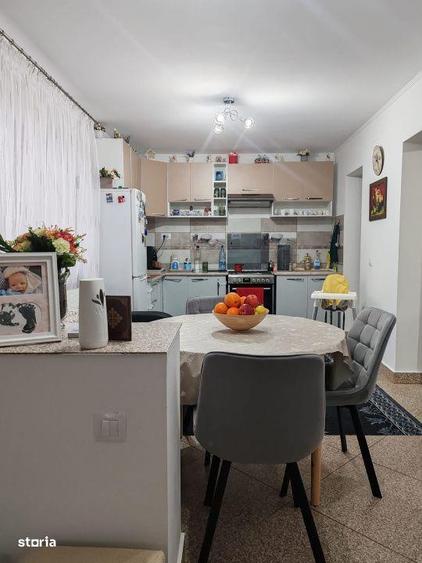 Casă cu 5 camere cu Teren 2400 Mp în Central