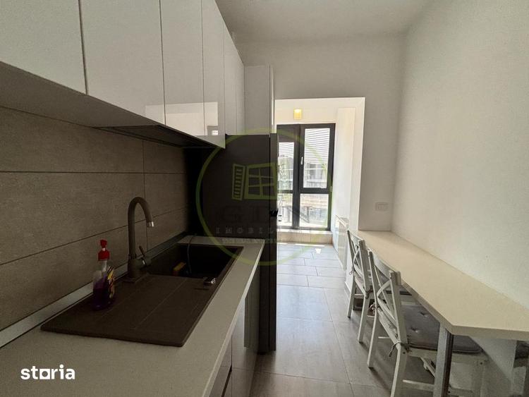 Apartament cu 2 camere semidecomandat, mobilat în 1 Mai