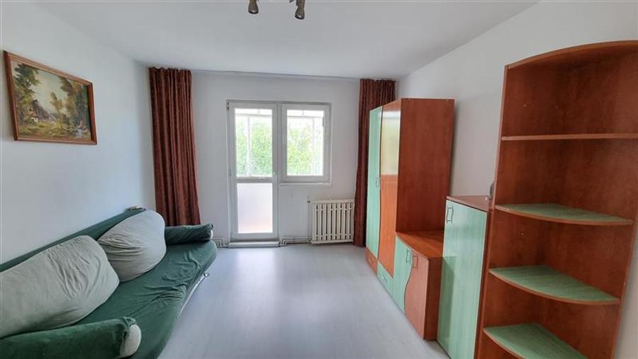 Apartament cu 2 camere semidecomandat în Gemenii