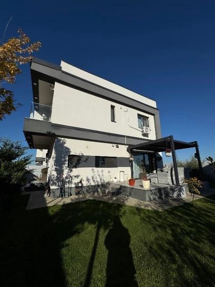 Casă individuală cu 4 camere cu Teren 350 Mp în Tunari