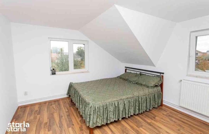 Casă cu 4 camere cu Teren 1130 Mp în Sântandrei