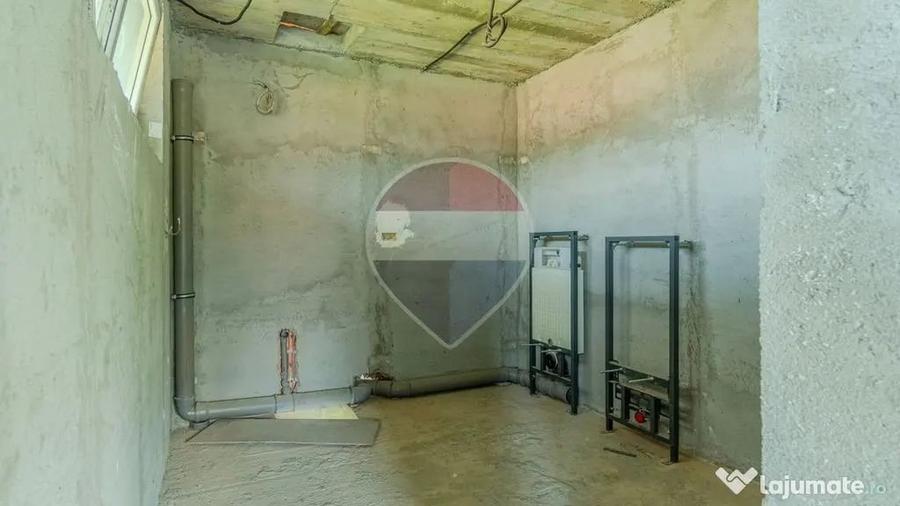 Casă cu 7 camere cu Teren 1322 Mp în Bunloc