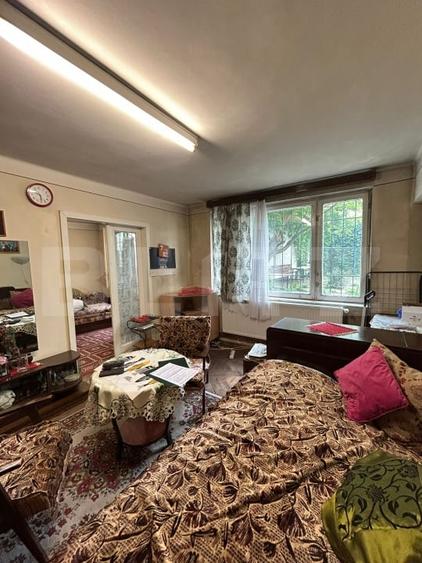 Apartament cu 2 camere semidecomandat, mobilat în Central