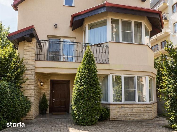 Casă cu 9 camere decomandat cu Teren 750 Mp în Tudor Vladimirescu