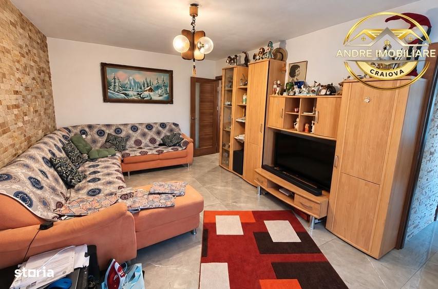 Apartament cu 2 camere decomandat în Rovine