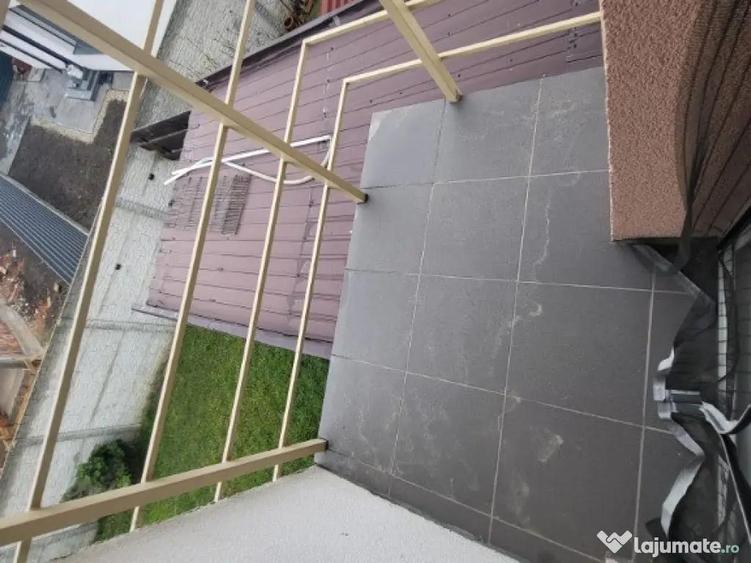 Casă cu 3 camere cu Teren 100 Mp în Central
